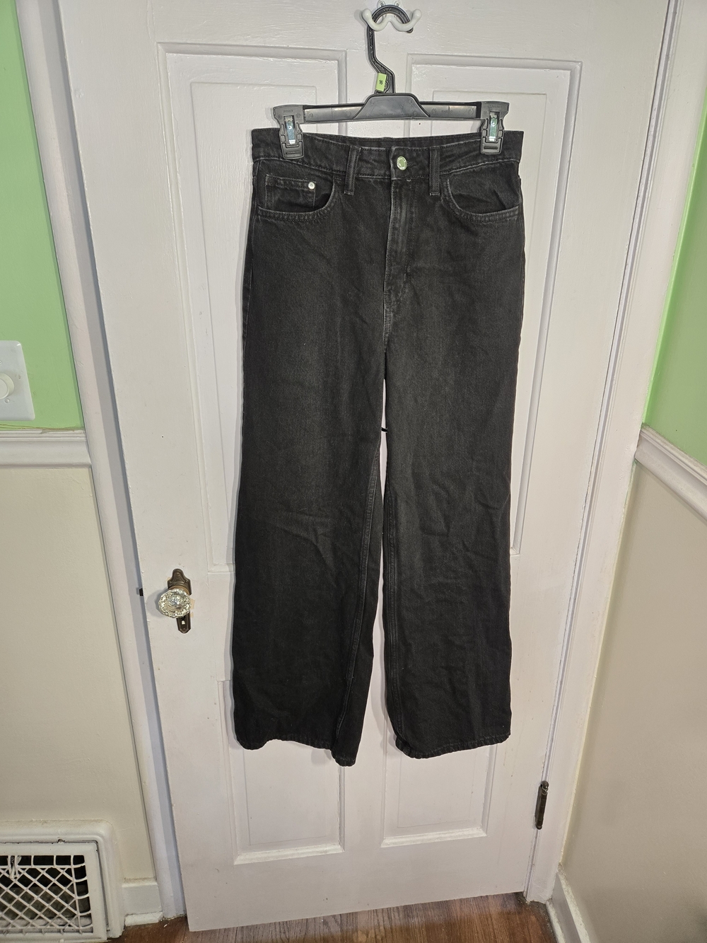 H&M Classic Wide-Leg Women's Jeans in Black Size 4